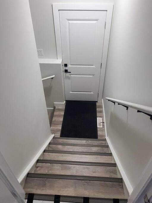 Apartment Charming 2-bedroom Basement Oasis Sleeps 5,size-150sqm, Netflix, Family Friendly Edmonton